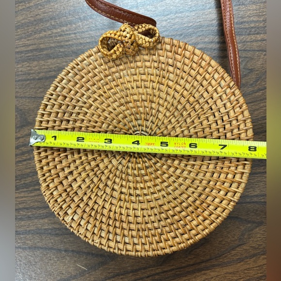 Rattan Round Handbag with cross body strap - Picture 8 of 9